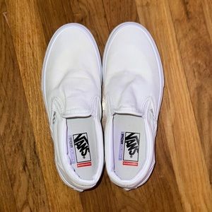Vans skateboarding slip on